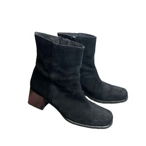 L.L Bean Women’s Classic Black Suede Ankle Boots Size 6
